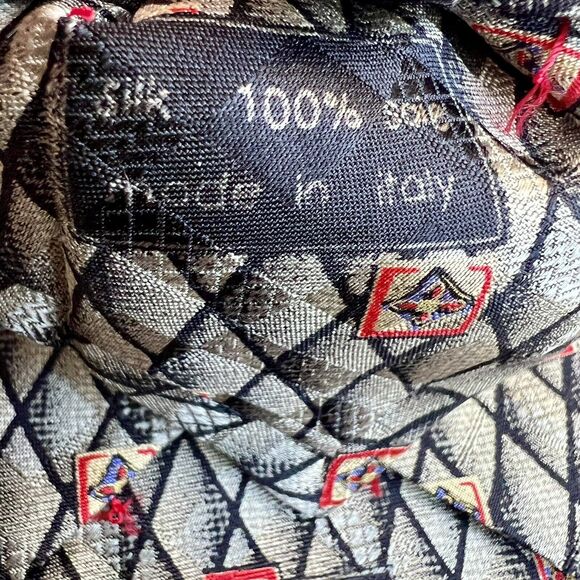 Brioni Gray & Black Diamonds & Red Squares 100% Silk Designer Men’s Tie Necktie - Picture 7 of 11